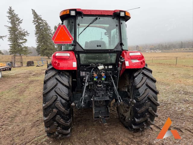 Image of Case IH Farmall 110C equipment image 3