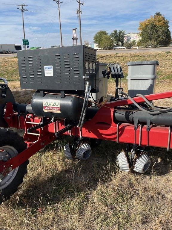 Image of Case IH 1235 equipment image 4