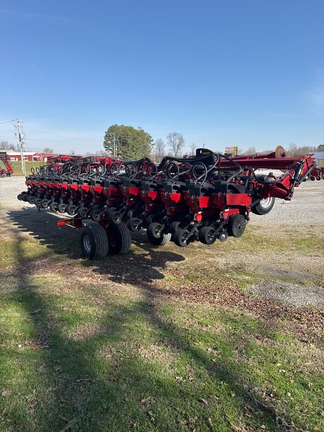 Image of Case IH 1245 equipment image 4