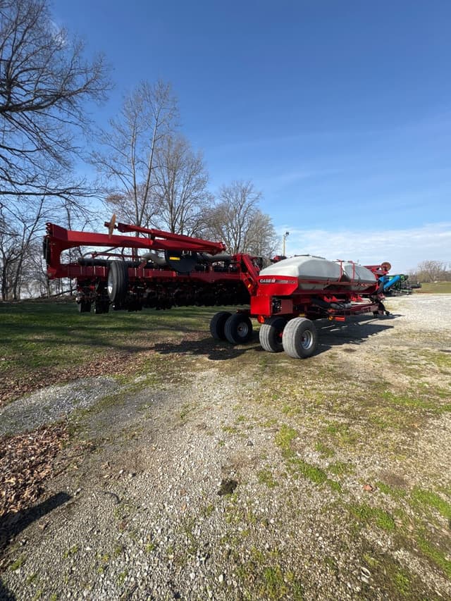 Image of Case IH 1245 equipment image 2