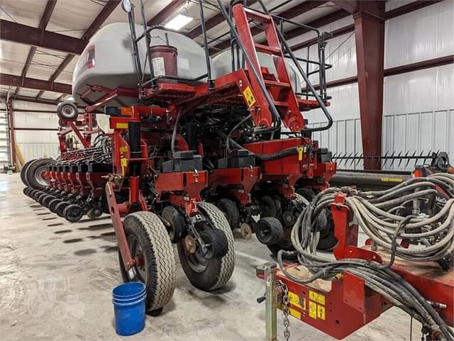 Image of Case IH 1255 equipment image 4