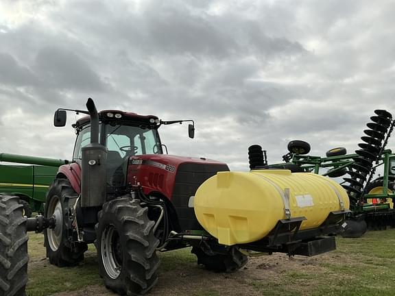 Image of Case IH Magnum 220 equipment image 1