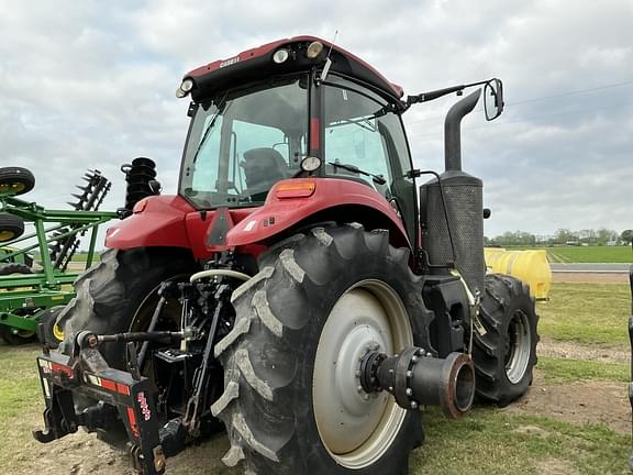 Image of Case IH Magnum 220 equipment image 3
