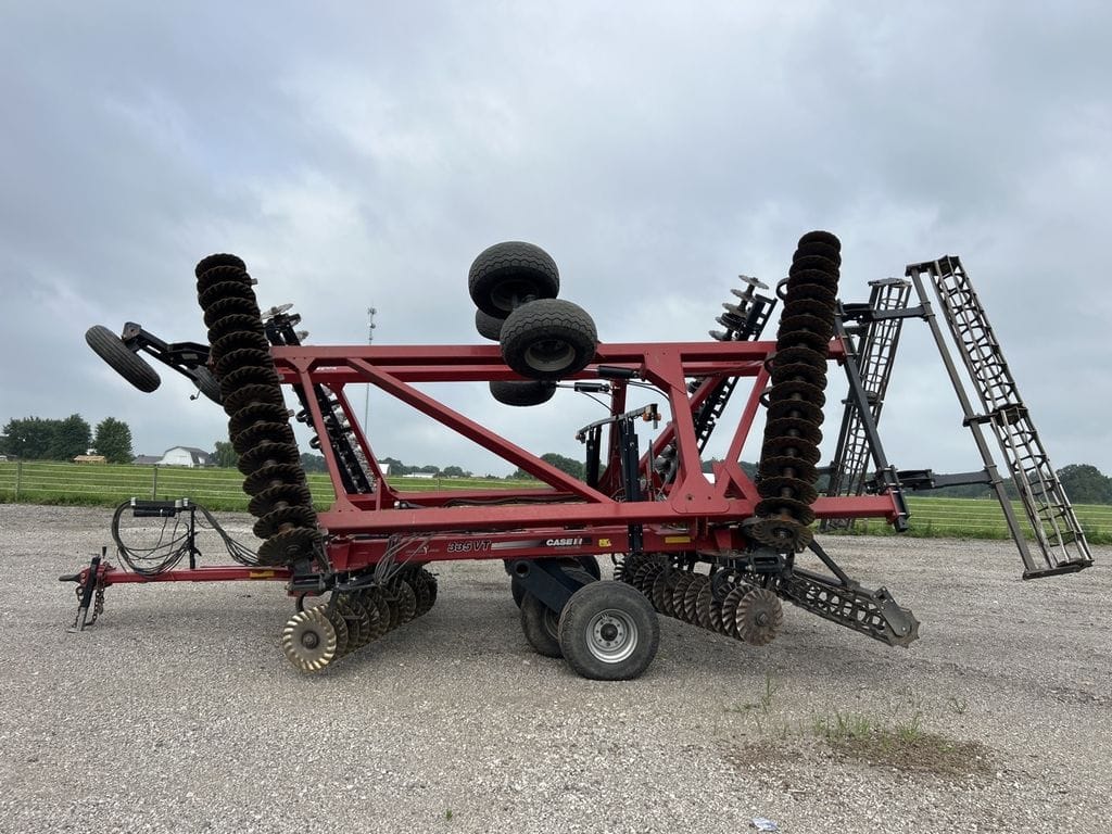 2017 Case IH 335VT Equipment Image0
