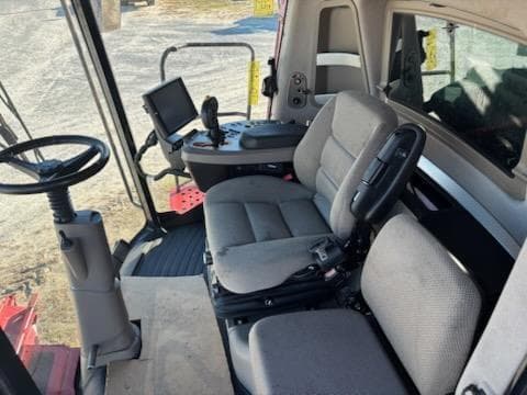 Image of Case IH 5140 equipment image 4