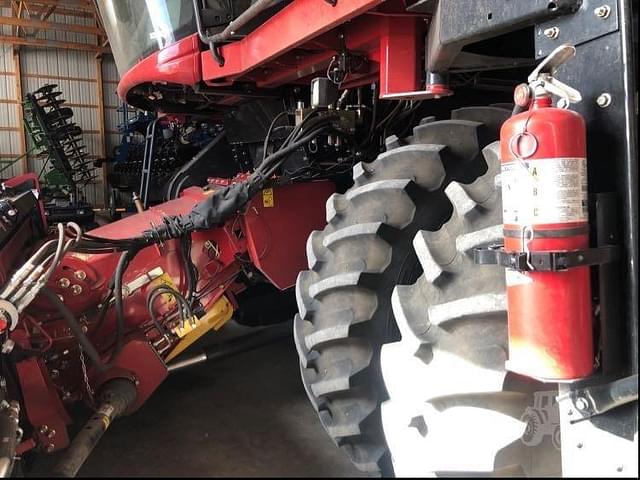 Image of Case IH 6140 equipment image 4