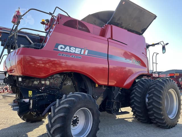 Image of Case IH 7140 equipment image 2