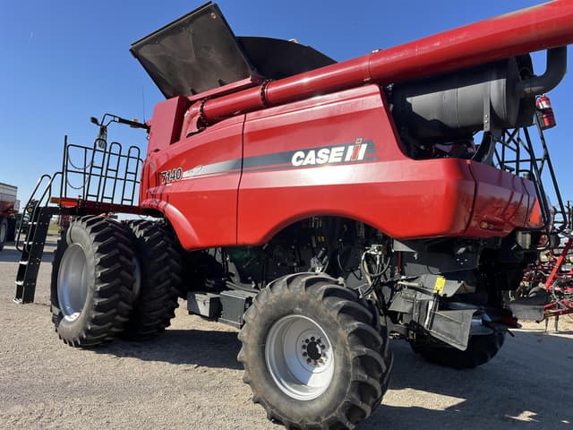 Image of Case IH 7140 equipment image 4