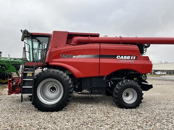 Image of Case IH 7240 equipment image 2