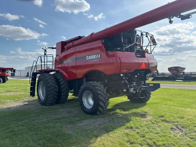 Image of Case IH Pro 700 equipment image 3