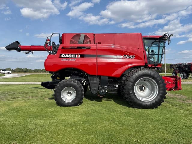 Image of Case IH 7240 equipment image 1