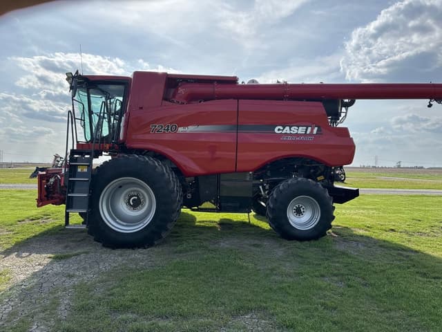 Image of Case IH 7240 equipment image 3