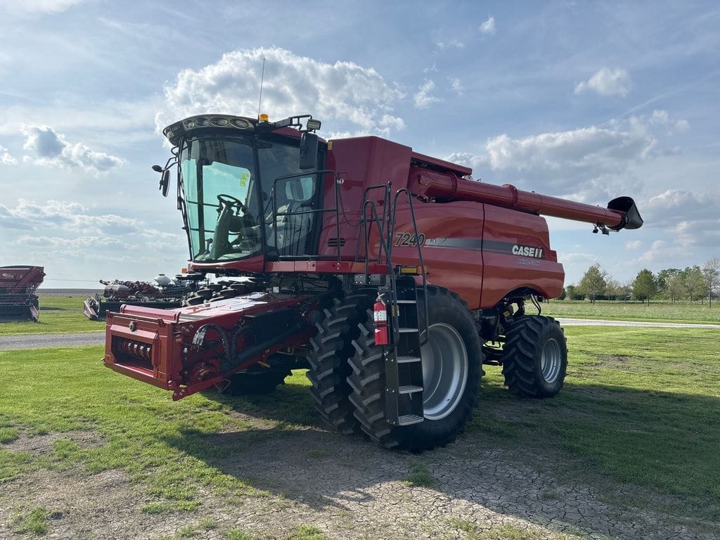 2017 Case IH 7240 Equipment Image0