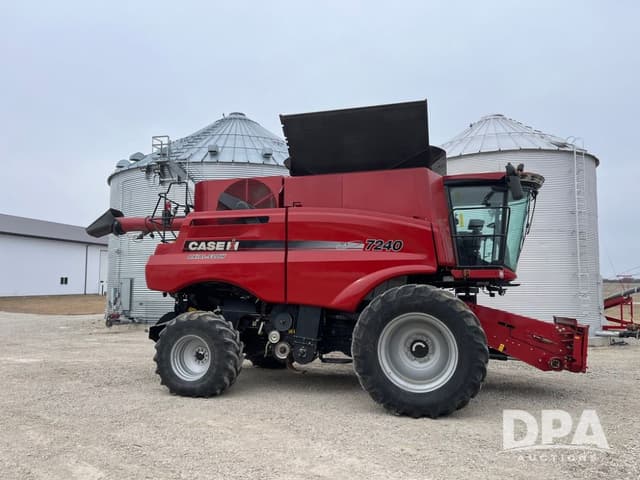 Image of Case IH 7240 equipment image 2