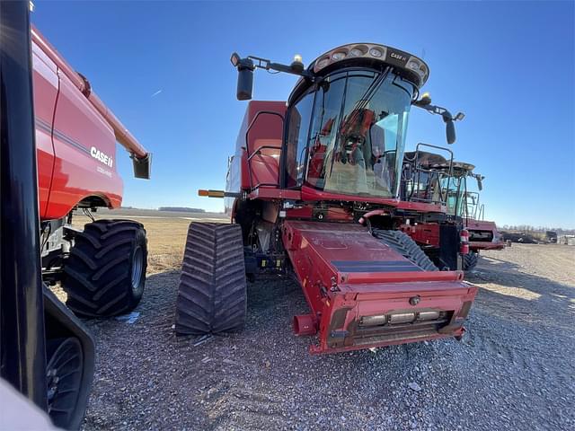 Image of Case IH 8240 equipment image 1