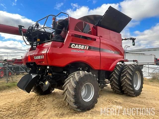 Image of Case IH 8240 equipment image 4