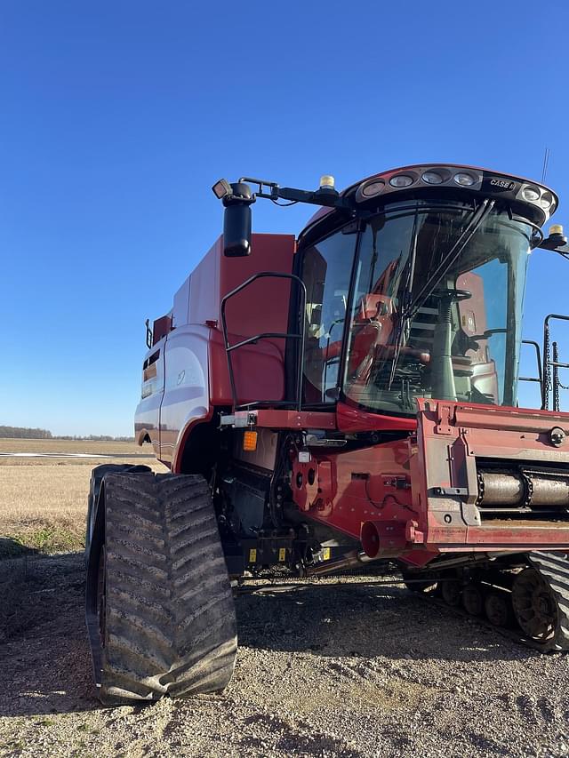 Image of Case IH 8240 equipment image 2