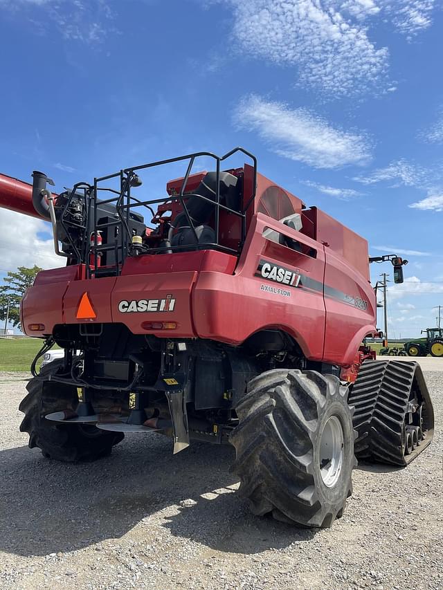 Image of Case IH 8240 equipment image 4