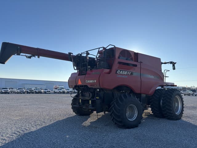 Image of Case IH 8240 equipment image 3