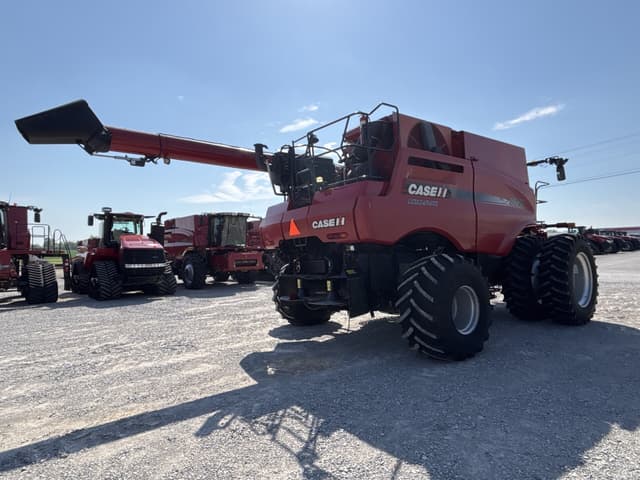 Image of Case IH 8240 equipment image 2