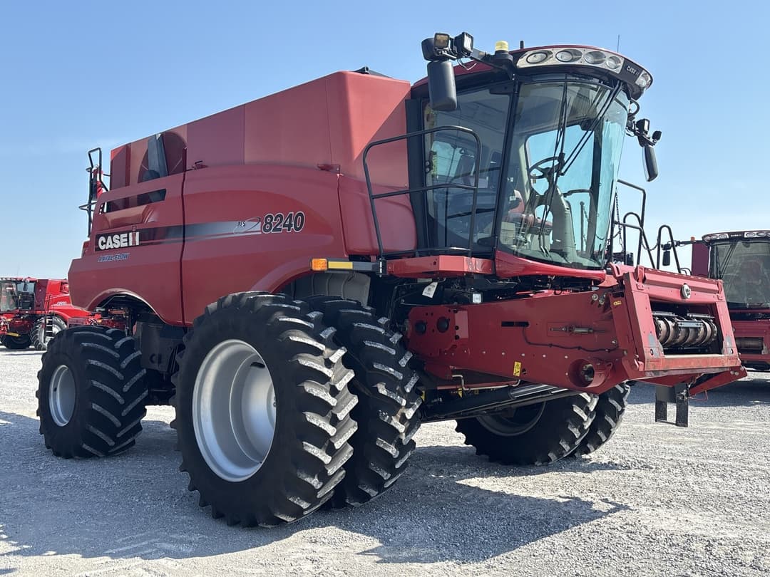 Image of Case IH 8240 Primary image