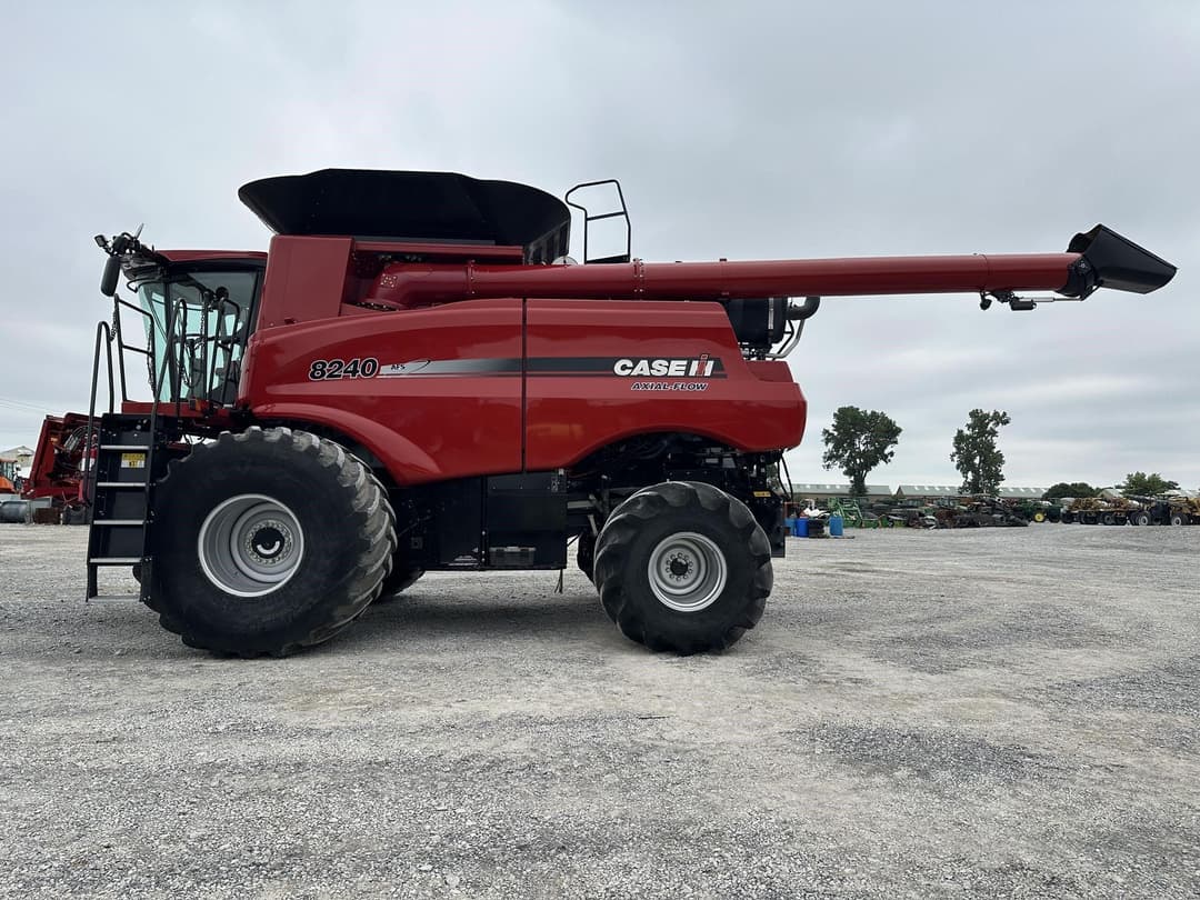 Image of Case IH 8240 Primary image