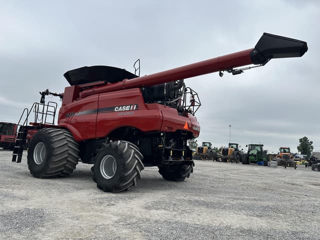 Image of Case IH 8240 equipment image 4