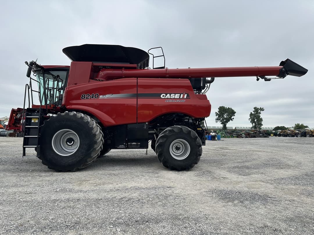 Image of Case IH 8240 Primary image