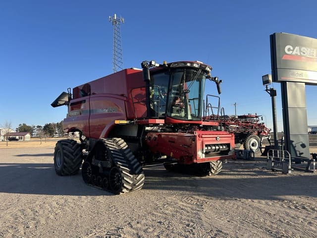 Image of Case IH 8240 equipment image 1