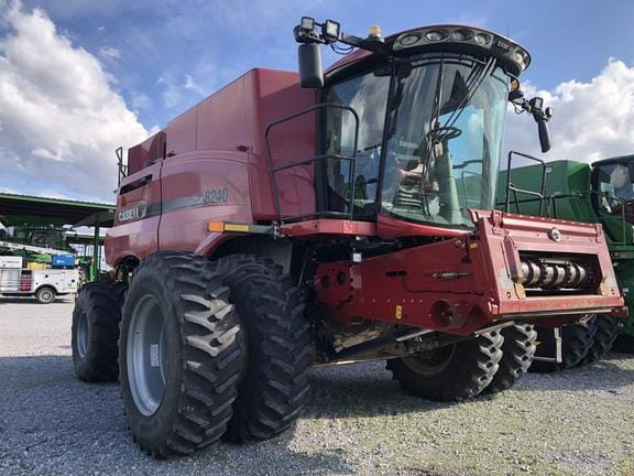 Main image Case IH 8240