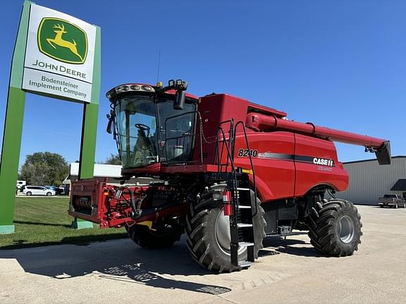 Image of Case IH 8240 equipment image 1