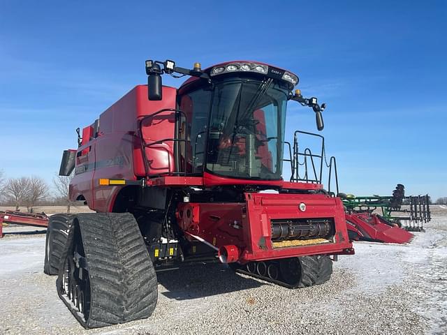Image of Case IH 8240 equipment image 2