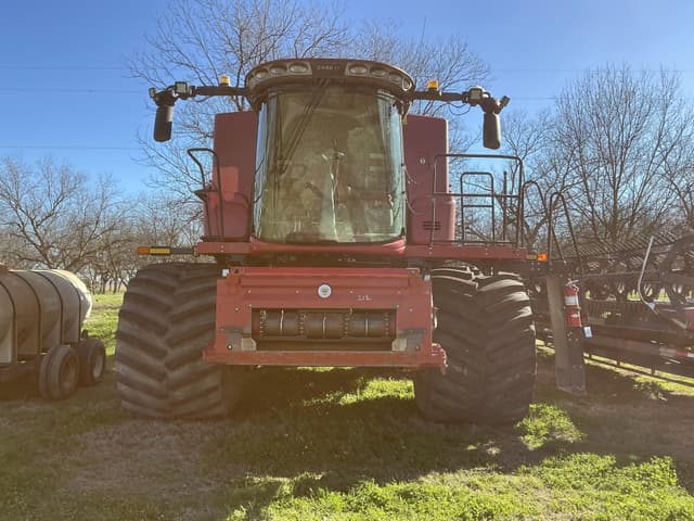 Image of Case IH 8240 equipment image 1