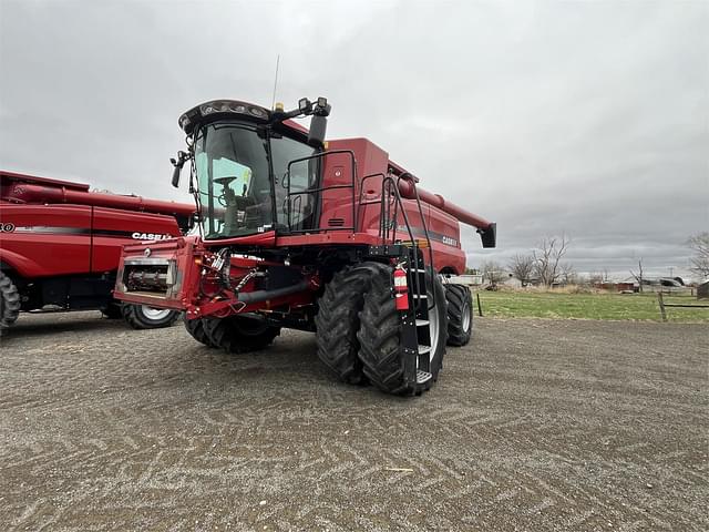 Image of Case IH 8240 equipment image 1