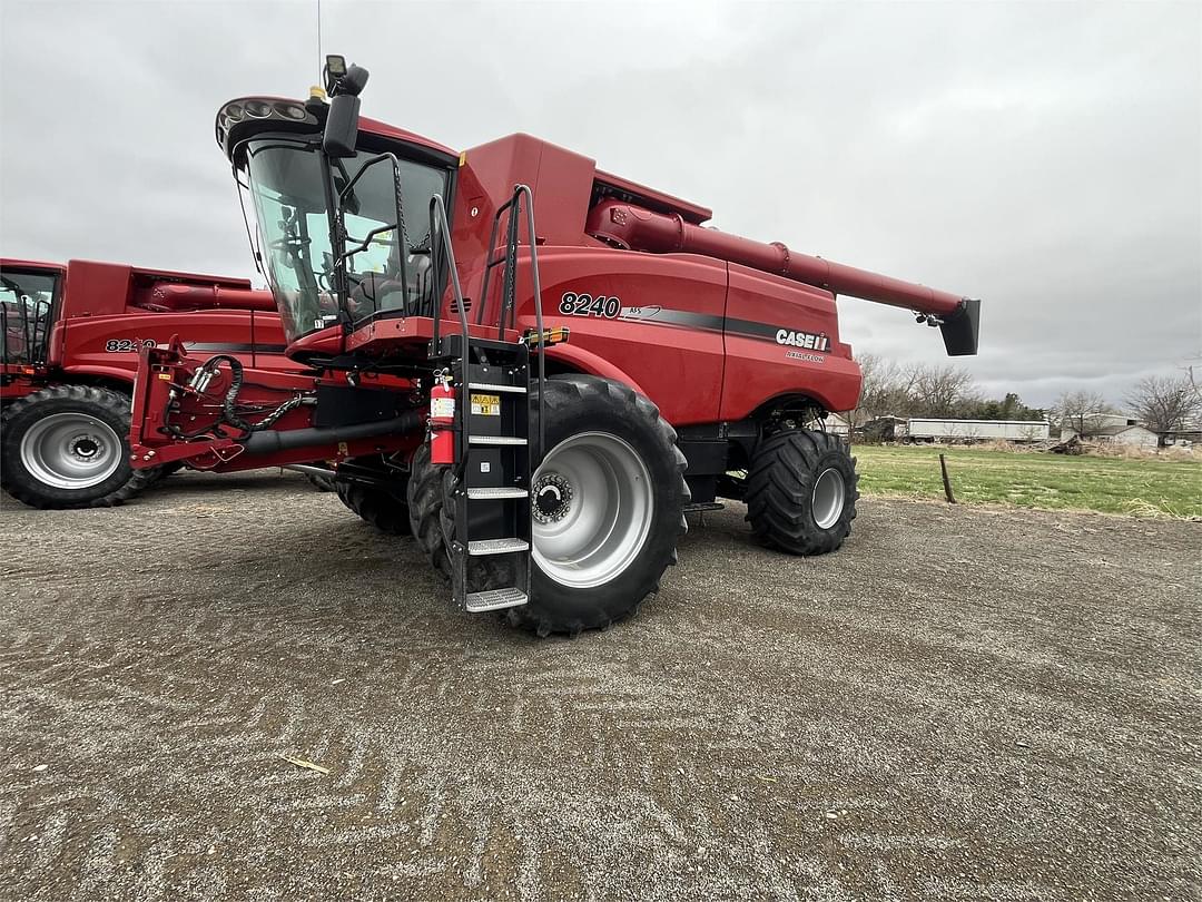 Image of Case IH 8240 Primary image