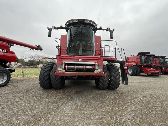 Image of Case IH 8240 equipment image 2