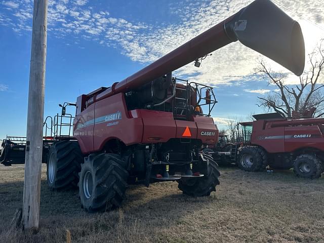 Image of Case IH 8240 equipment image 3