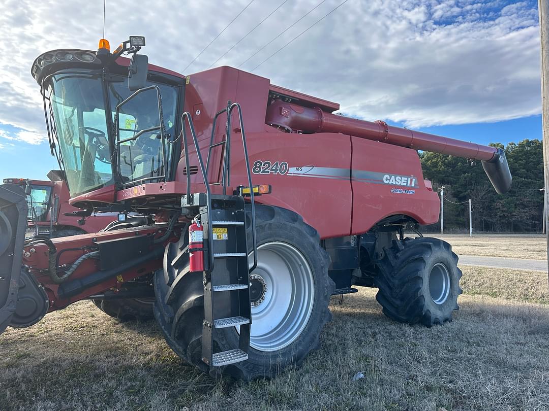 Image of Case IH 8240 Primary image