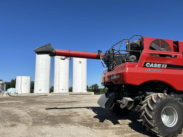 Image of Case IH 8240 equipment image 4