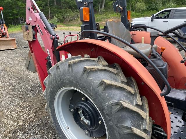 Image of Case IH Farmall 70A equipment image 2