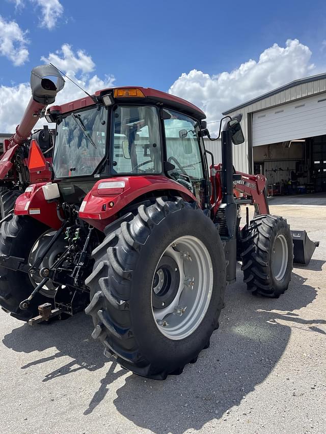 Image of Case IH Farmall 100C equipment image 4