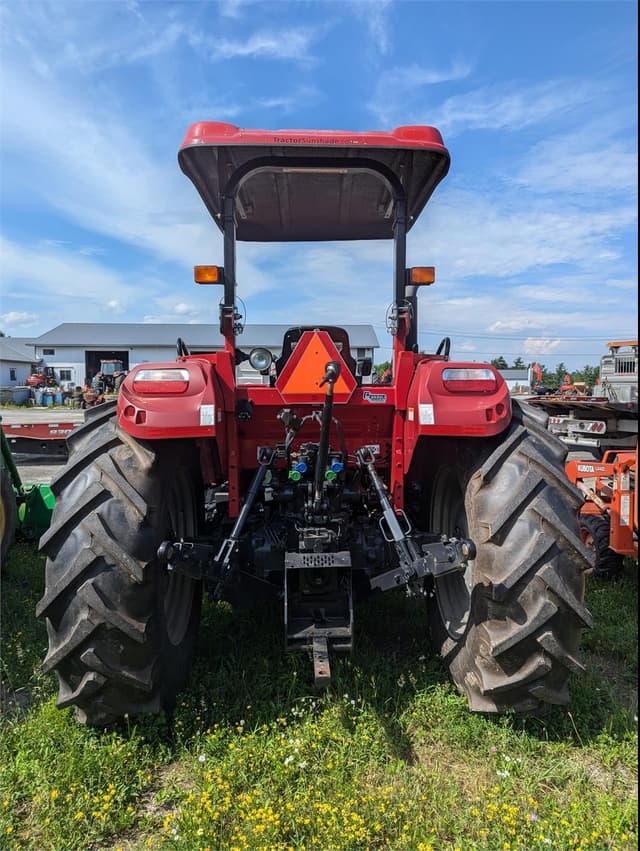 Image of Case IH Farmall 100C equipment image 4