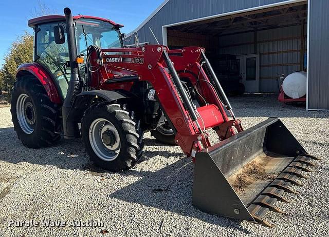 Image of Case IH Farmall 100C equipment image 2