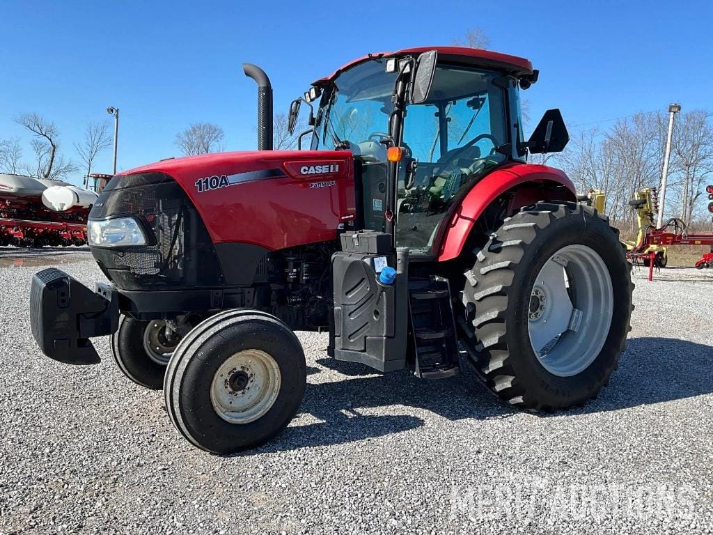 Main image Case IH Farmall 110A
