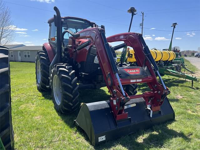 Image of Case IH Farmall 110A equipment image 1