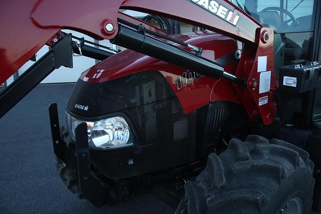 Image of Case IH Farmall 110C equipment image 2