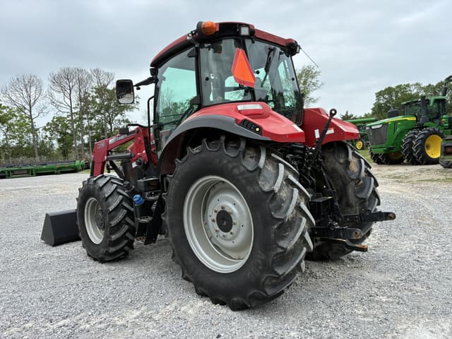 Image of Case IH Farmall 110U equipment image 2