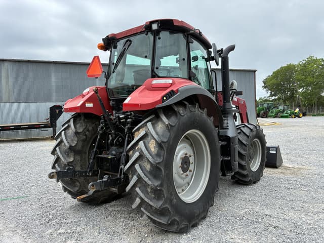 Image of Case IH Farmall 110U equipment image 4