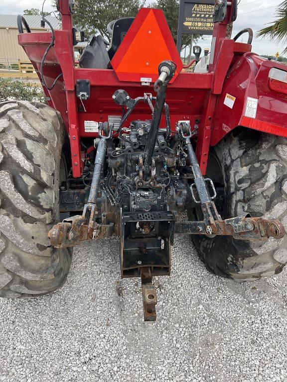 Image of Case IH Farmall 120C equipment image 2