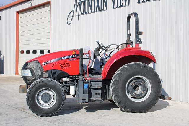 Image of Case IH Farmall 120C equipment image 2